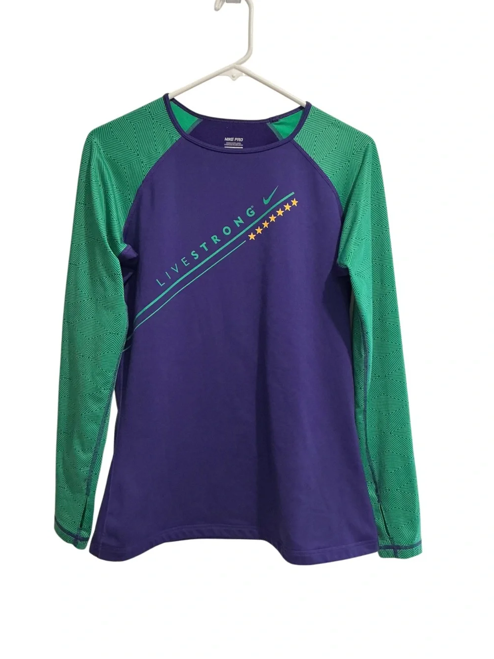 Nike Pro Livestrong Women’s Thermal Fleece T-shirt Long Sleeve Colorblock